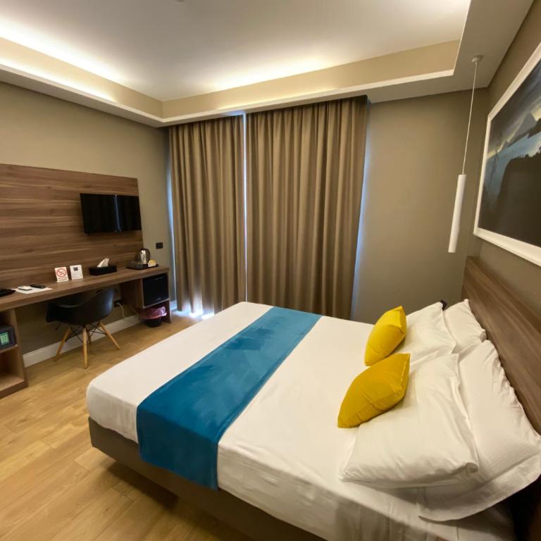 7th Floor Suite - Camera King Superior - 14
