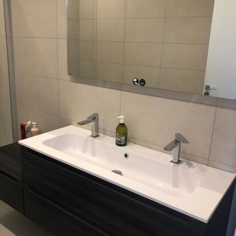 Ajaccio appartement 4 couchages, climatisé a 150m de la plage route des sanguinaires, parking privé - Apartment mit 2 Schlafzimmern - 22