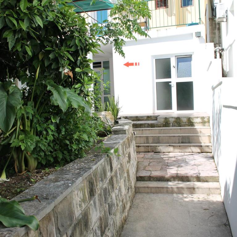 Solar Apartments - Studio with Garden View - 8