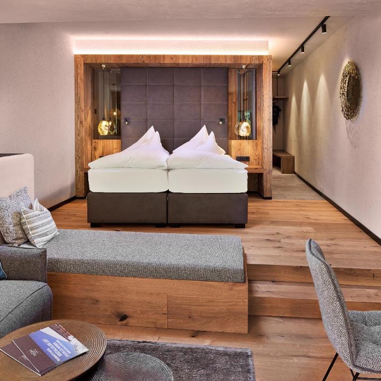 Hotel Berghof Crystal Spa & Sports - Junior Suite mit Balkon - 2
