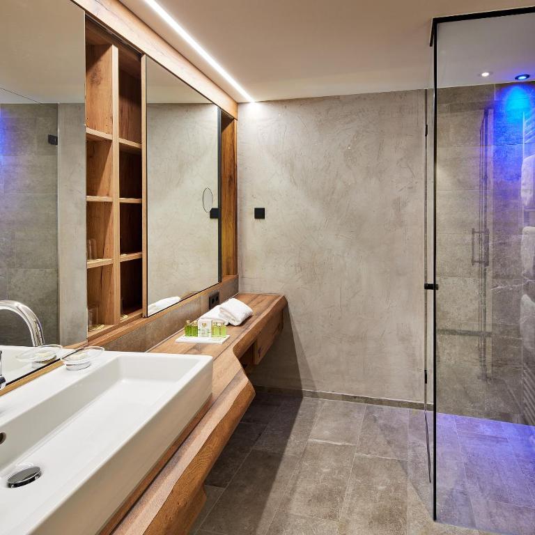 Hotel Berghof Crystal Spa & Sports - Junior Suite mit Balkon - 1