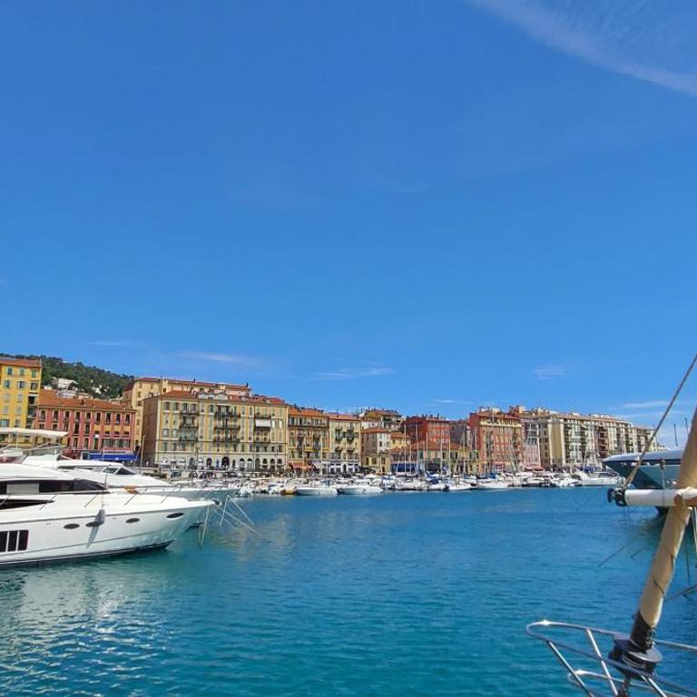 Yacht Charter Nice Cannes Antibes - Mobile Home - 9