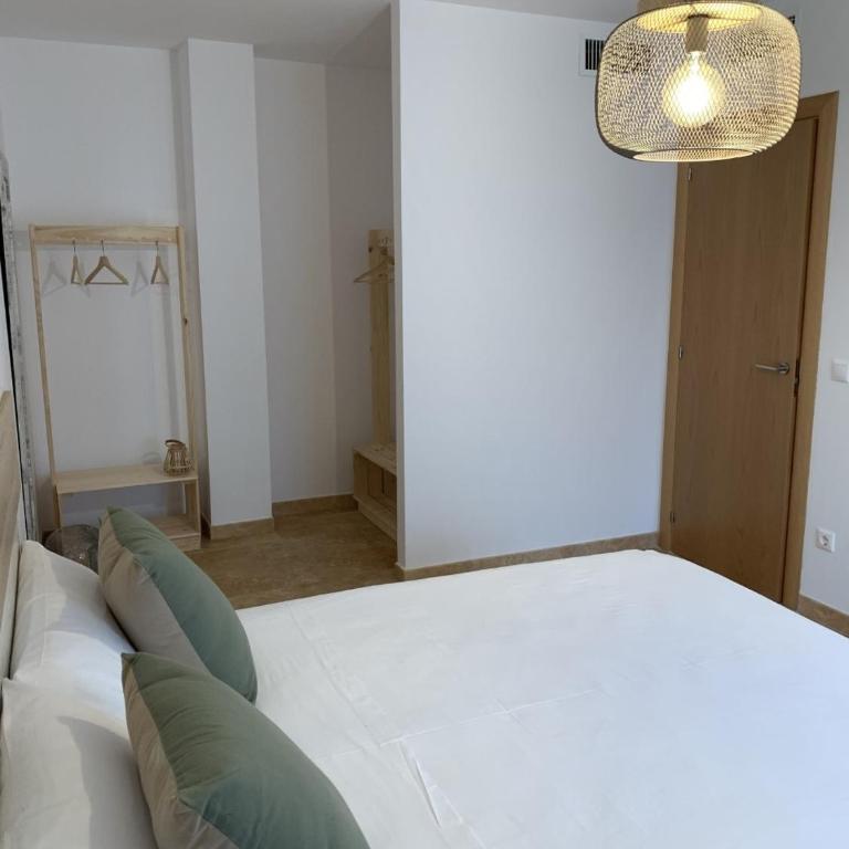 Lo Salat - Three-Bedroom Apartment - 9