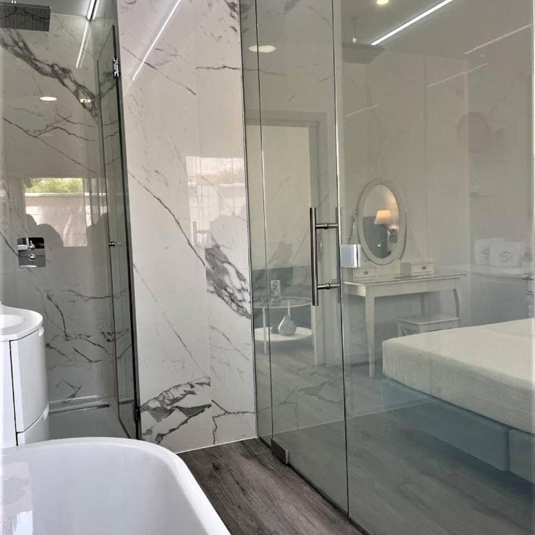 Hotel Malaga Picasso - Suite Junior - 11