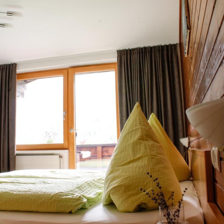 Haus Ganeu - Apartment mit Balkon - 16