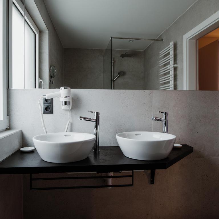 The Place Boutique & Design Hotel Flachau - Doppelzimmer mit Zustellbett (4 Erwachsene) - 12