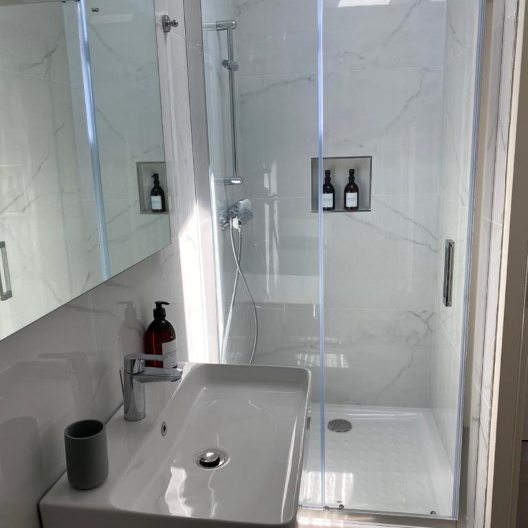 Le Petit Bijou Sète, 5 appartements - Luxury Two-Bedroom Apartment with Private Terrace - Penthouse - 20