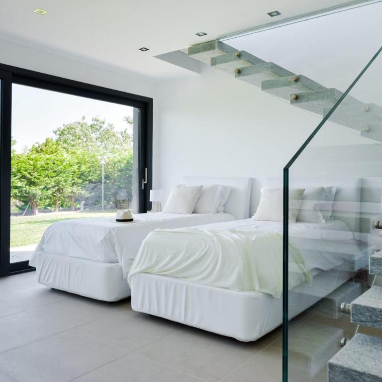 Architect-Designed Villa with Heated Pool for 10 Guests! - Villa - 20