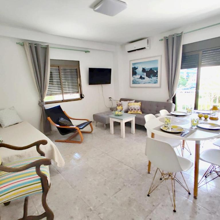 Menorca 100 m de Playa de Gandia 3 personas parking ascensor - Apartamento de 1 dormitorio - 12
