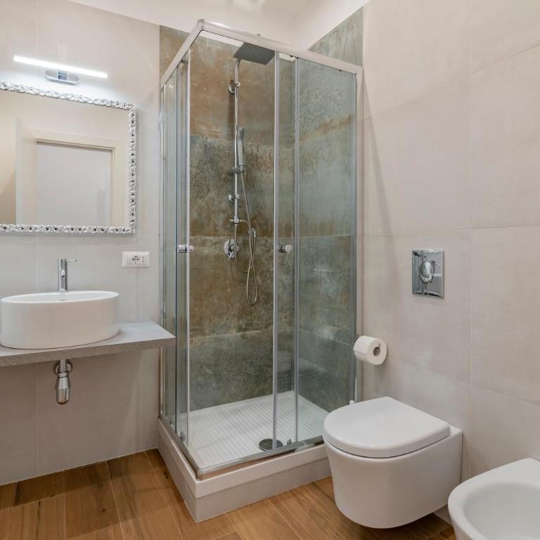 Leo's Colosseum - Private Apartments - Camera Queen con Bagno Privato - 4
