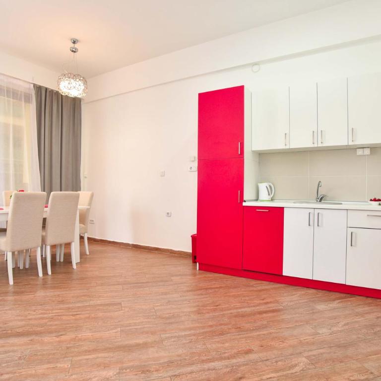 Victoria Center Apartments - Deluxe Apartment with Terrace and City View - 4