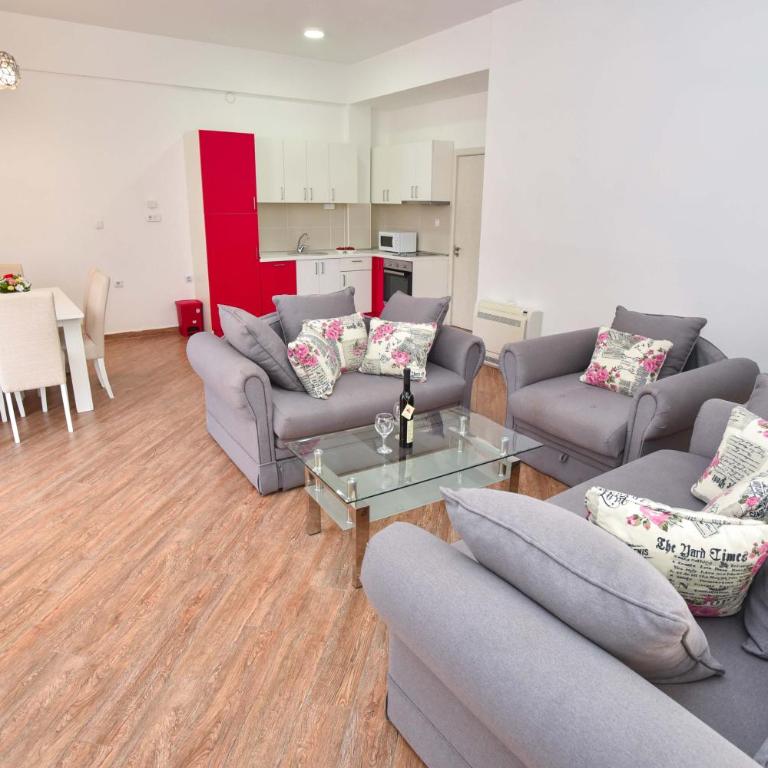 Victoria Center Apartments - Deluxe Apartment with Terrace and City View - 1