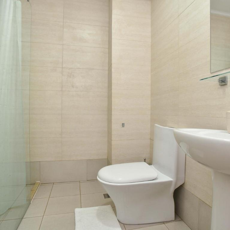 Victoria Center Apartments - Deluxe Apartment with Terrace and City View - 10