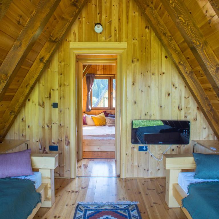 Chamois Apartments Durmitor - Two-Bedroom Chalet - 13