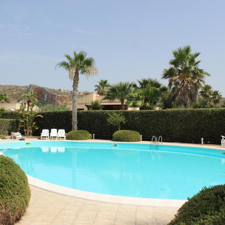 Casa Vacanze Libeccio - Villetta con giardino e piscina condominiale - Casa Vacanze - 2