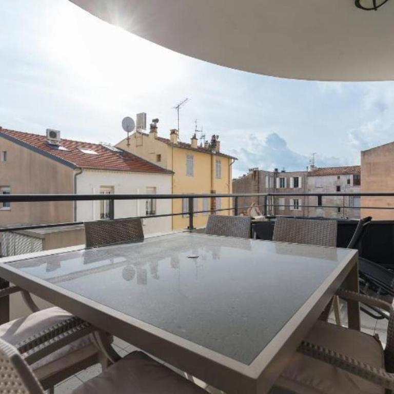 Cannes centre 2mins from beach stunning 3-Bed Apt - Apartamento - 32