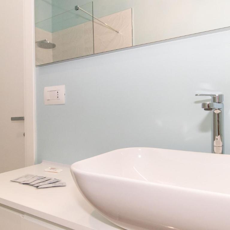 GuestHost - Chic & Style Crocetta Flat - Two-Bedroom Apartment - 28
