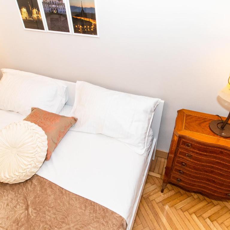 GuestHost - Chic & Style Crocetta Flat - Two-Bedroom Apartment - 5