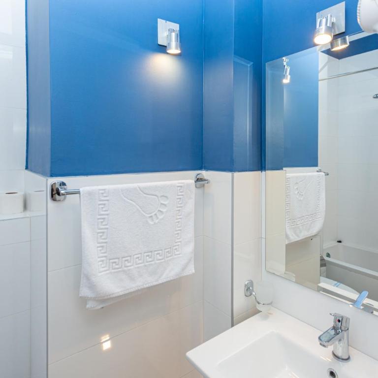 Heritage Hotel Petrakija - Deluks Dvokrevetna Soba sa Bračnim Krevetom/Zasebnim Krevetima - 24