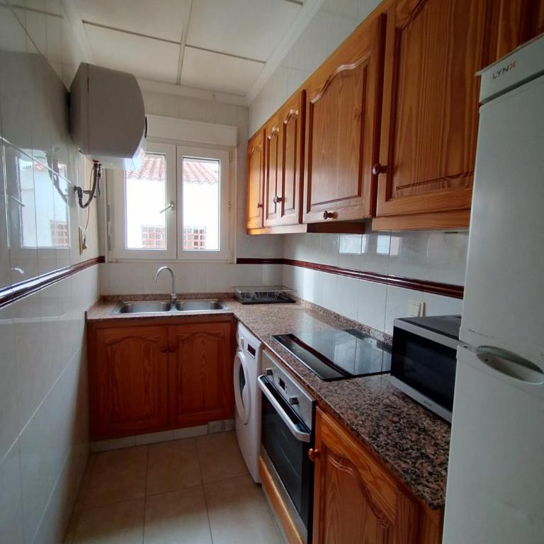apartamento con aire acondicionado de tres dormitorios en el centro y junto a la playa - Apartamento de 3 dormitorios - 12
