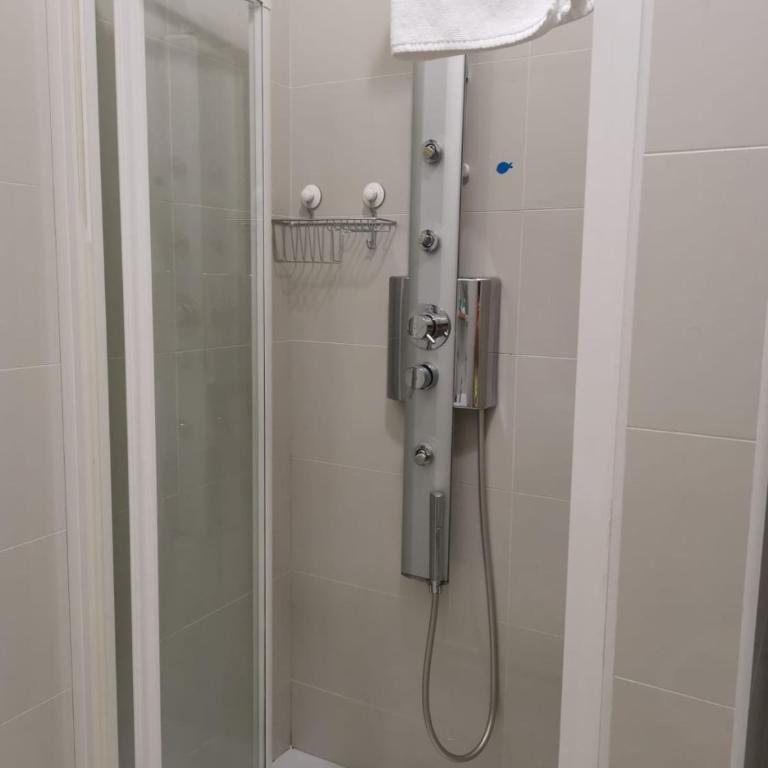 Al porticciolo - Camera Tripla con Bagno Privato - 6