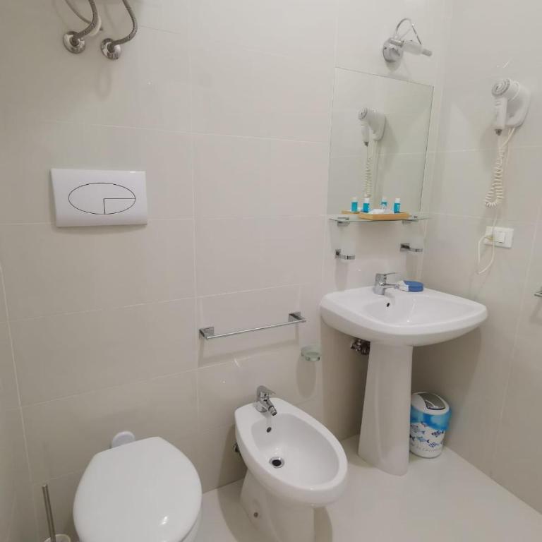 Al porticciolo - Camera Tripla con Bagno Privato - 17
