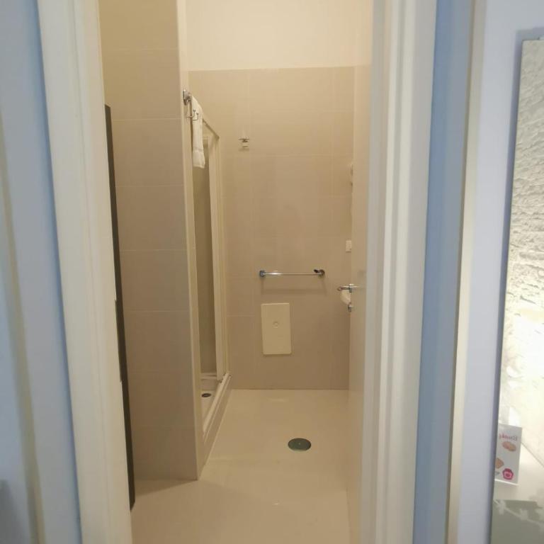 Al porticciolo - Camera Tripla con Bagno Privato - 5