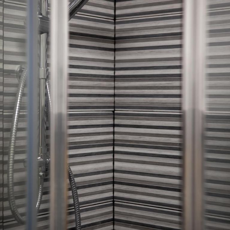 Pindemonte Suites - Camera Matrimoniale con Bagno Privato - 7