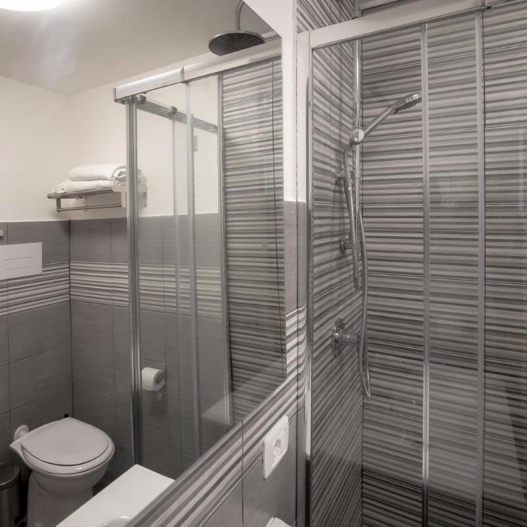Pindemonte Suites - Camera Matrimoniale con Bagno Privato - 44