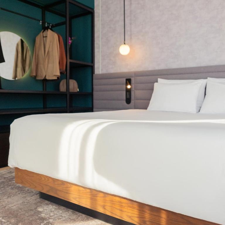 Novotel Mexico City Toreo - Deluxe Suite with Spa Bath - 10