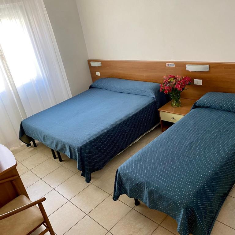 Hotel Ivana - Camera Tripla - 1