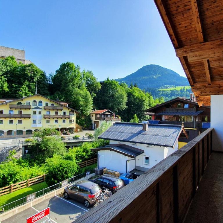 Absolute Active Mountain Resort - Penthouse-Apartment mit 3 Schlafzimmern mit Balkon und Bergblick - 2