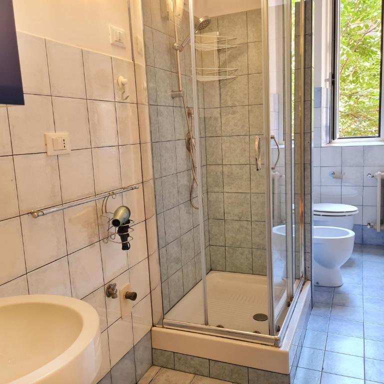 Sweet Life Guesthouse Hospety Group - Camera Tripla con Bagno Privato Esterno - 2
