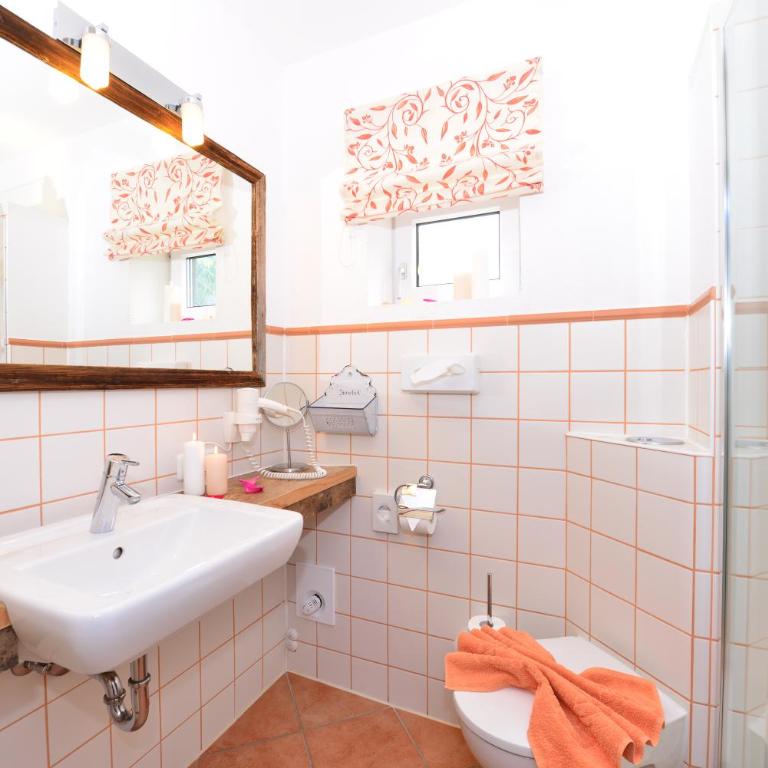 Zum Senn - Hotel Garni - Doppelzimmer mit Balkon - 6