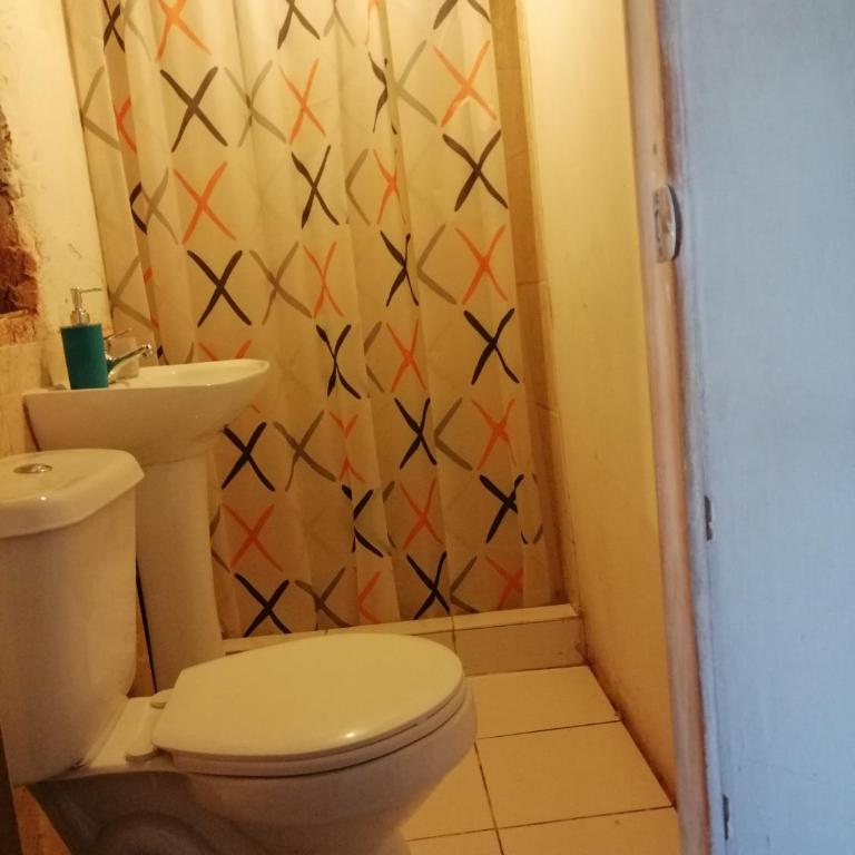 La Casa Blanca - Single Room with Private Bathroom - 1