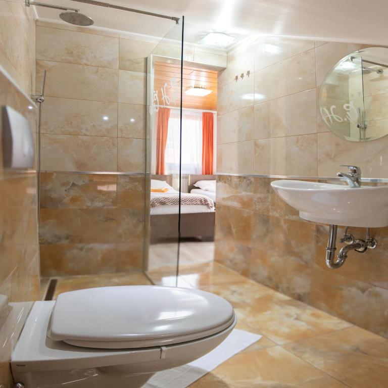 ĆIRO HOTEL -free parking - Porodična Soba - 9