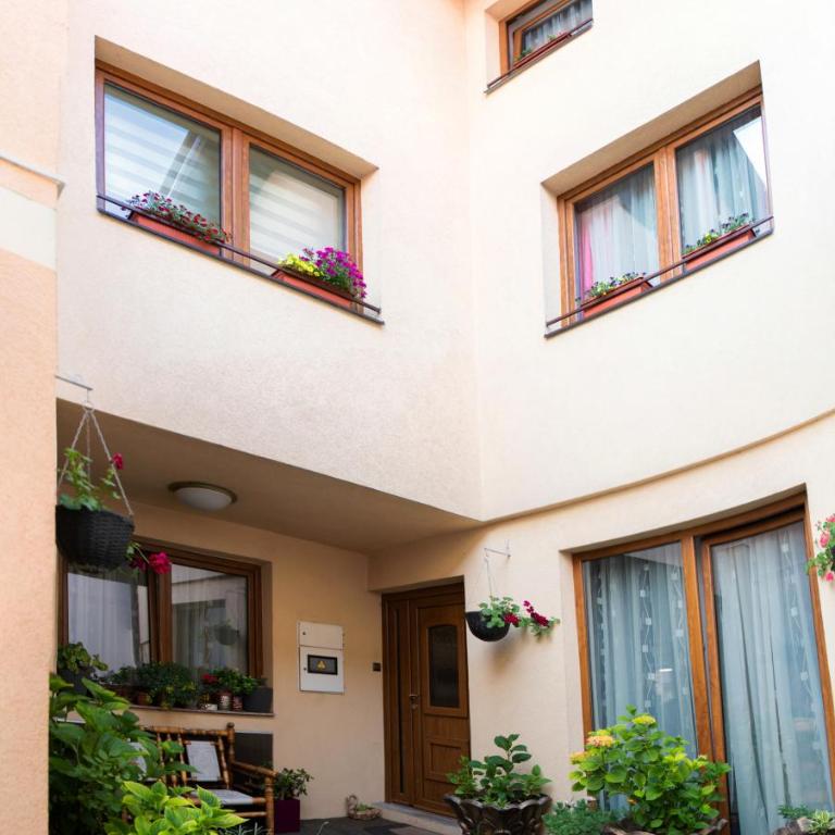 ĆIRO HOTEL -free parking - Deluks Soba sa Bračnim Krevetom (King-size) - 1