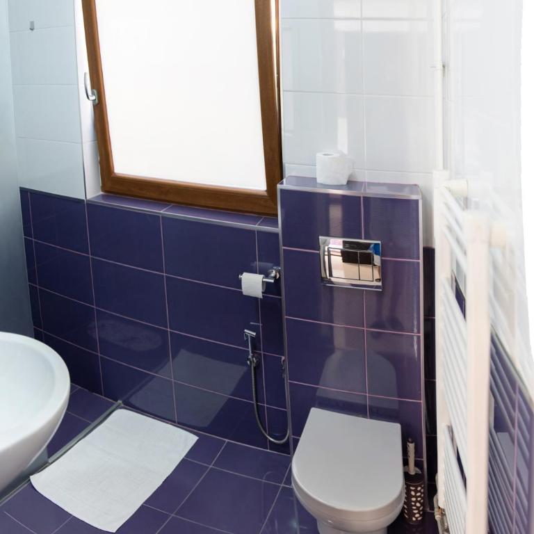 ĆIRO HOTEL -free parking - Trokrevetna soba sa Bračnim Krevetom (King-size) - 6