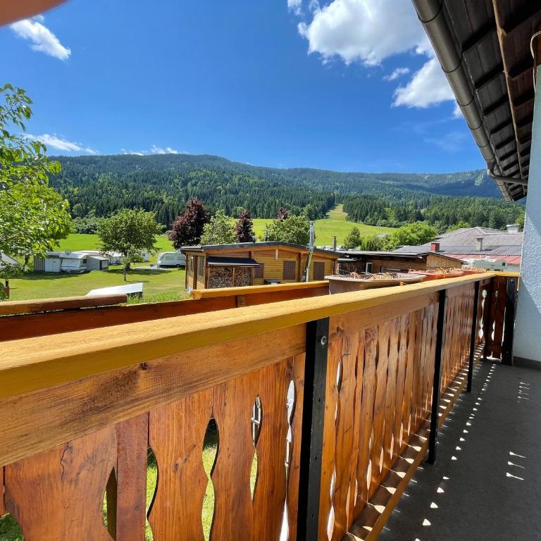 Haus Schwarzenbach - Doppelzimmer mit Balkon - 2