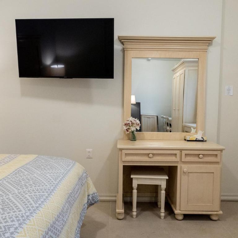 La Casa de Pino - One-Bedroom Apartment - 11