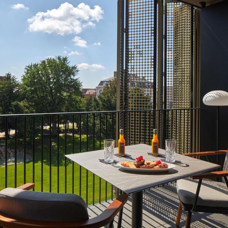 L'Esquisse Hotel & Spa Colmar - MGallery Collection - Chambre Lit King-Size Deluxe avec Balcon - 4