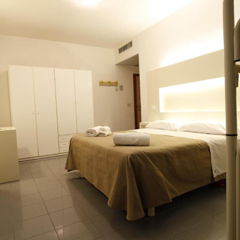 Hotel Desire' - Superior Triple Room - 2