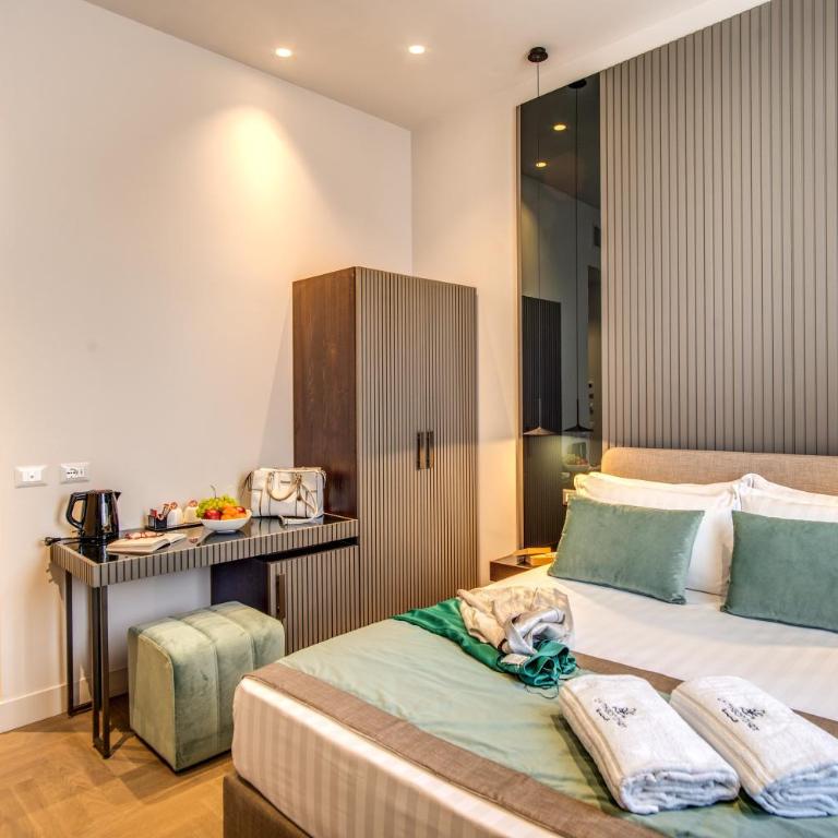 Hotel 77 Seventy-Seven - Maison D'Art Collection - Camera Matrimoniale Superior - 12
