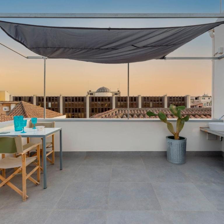 DOMO suite - Cagliari CENTRO STORICO IUN Q4072 - Camera Matrimoniale con Terrazza - 1