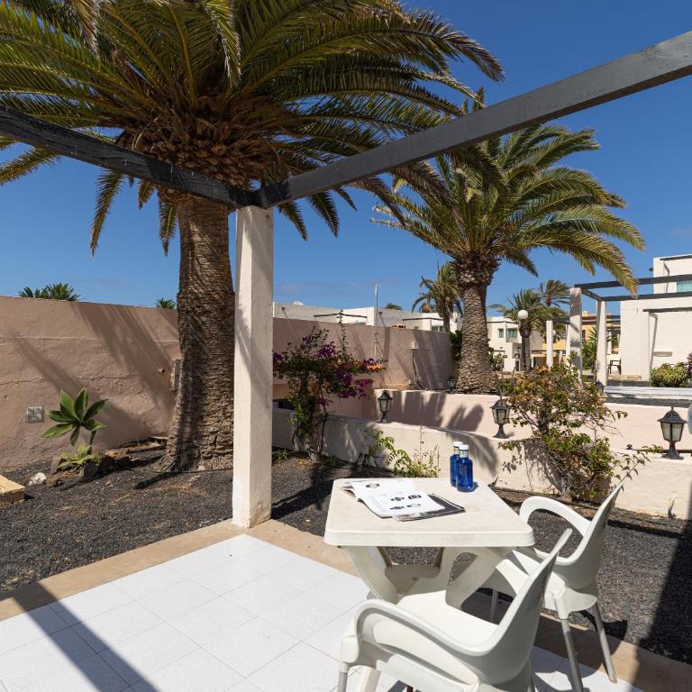 HomeForGuest Apartamento 15 con terraza y piscina en Corralejo - Apartamento - 6