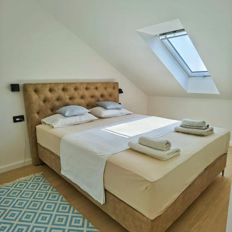 Riva Guesthouse - Potkrovlje - 4