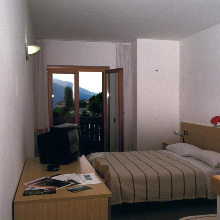 Hotel Cristina - Camera Matrimoniale/Doppia con Letti Singoli - 3