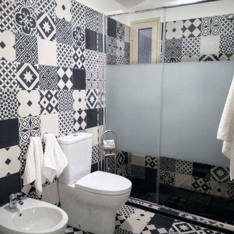 Suite On Fish Market - One-Bedroom Apartment - 13