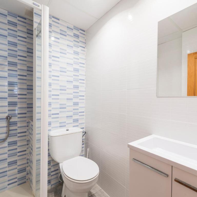 Hostal Vista Alegre - Habitación Doble con baño privado - 4