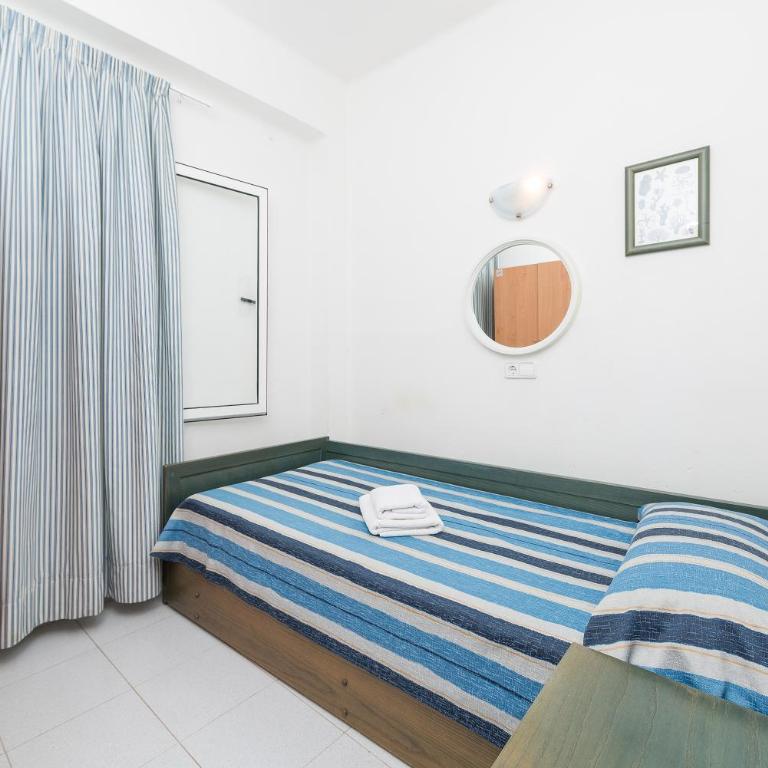 Hostal Vista Alegre - Habitación Individual Estándar con baño compartido - 4